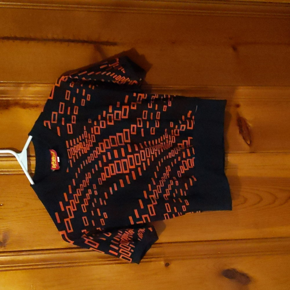 Freddie's of Pinewood cropped top